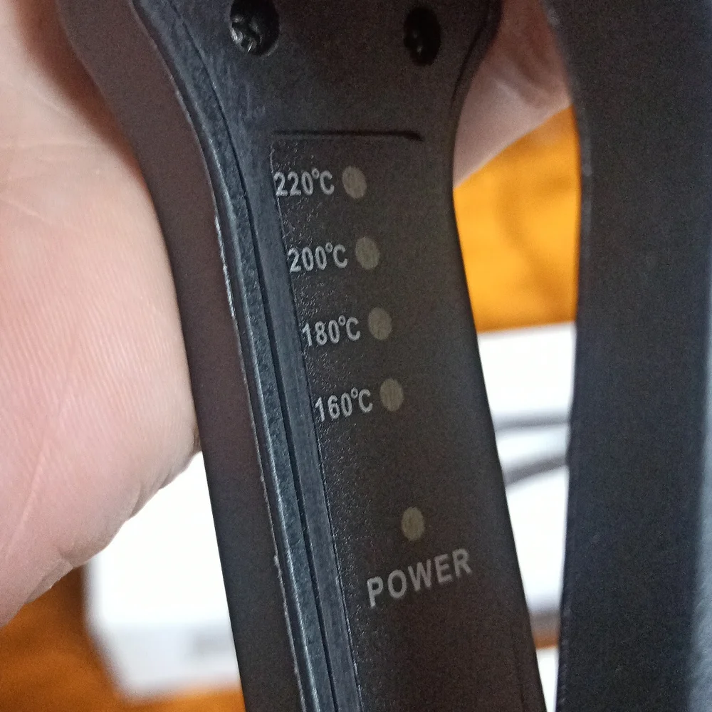 Nova Hair Straightener - Picture 4 of 7